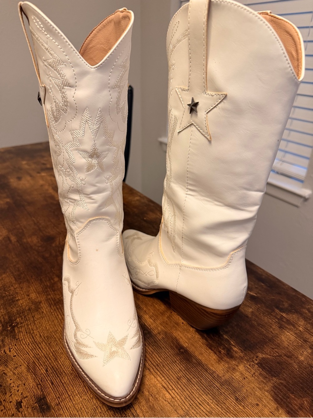 White Western Star Embellished Cowgirl Boots - Picture 6 of 7